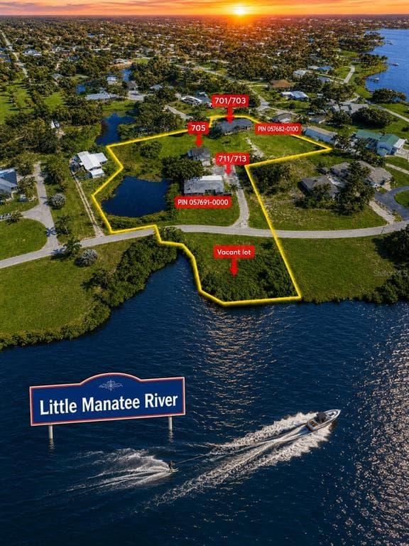 701 FISH LIPS LANE UNIT 1/2 RUSKIN, FL 33570