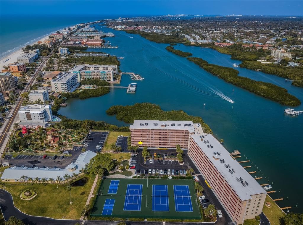 19451 GULF BOULEVARD UNIT 301 INDIAN SHORES, FL 33785