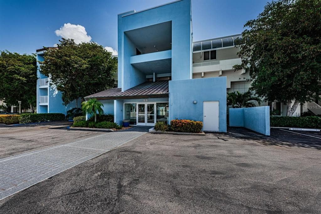 5151 ISLA KEY BOULEVARD S UNIT 220 ST PETERSBURG, FL 33715