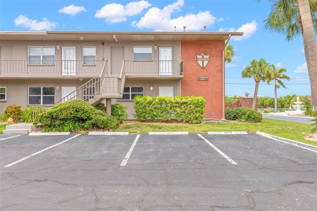 2 CAUSEWAY BOULEVARD UNIT 101 DUNEDIN, FL 34698