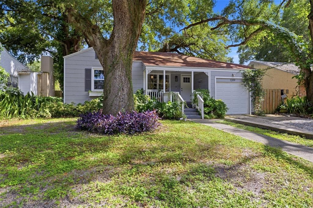 1209 E CRENSHAW STREET TAMPA, FL 33604