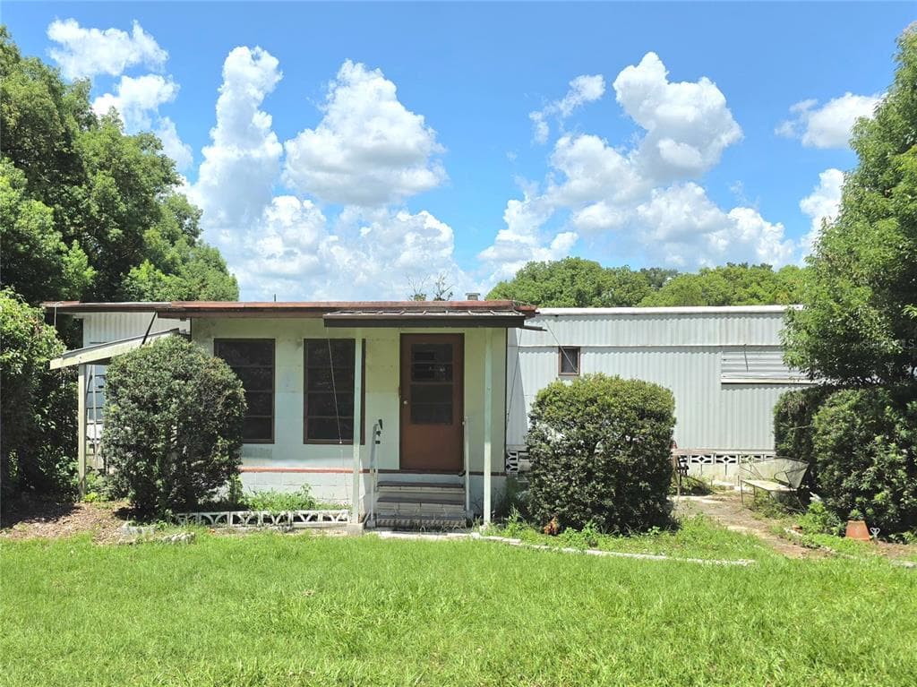 33600 ISABELLE DRIVE WESLEY CHAPEL, FL 33543
