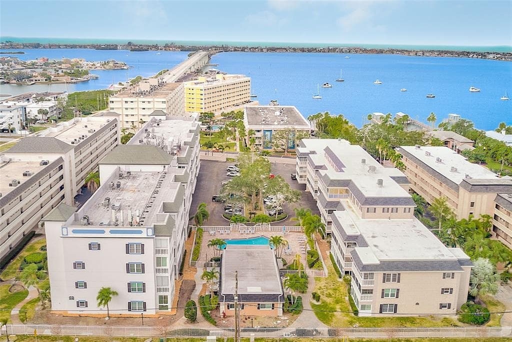 147 BLUFF VIEW DRIVE UNIT 304