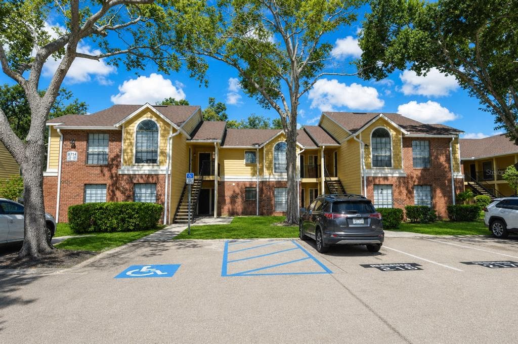 8714 MALLARD RESERVE DRIVE UNIT 201 TAMPA, FL 33614