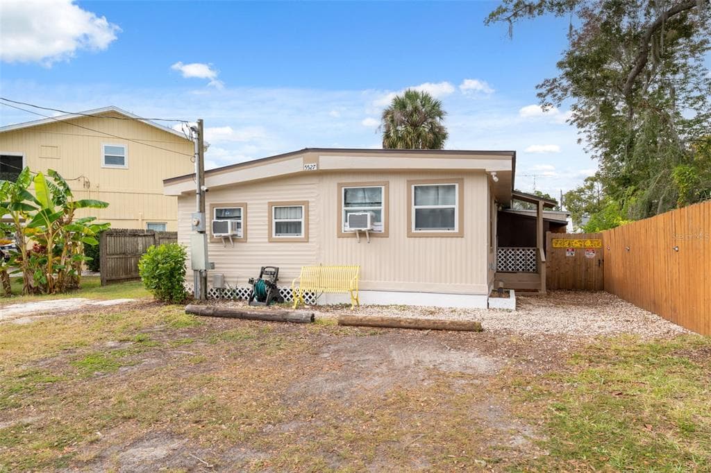 5527 DARLENE STREET WEEKI WACHEE, FL 34607