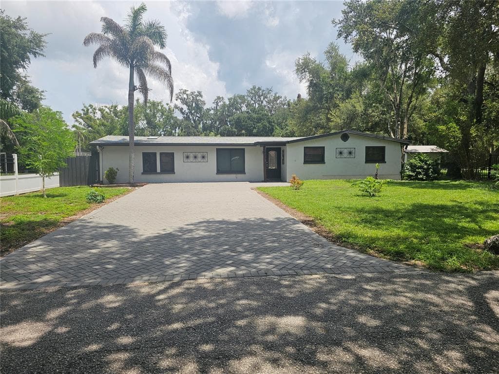 16109 INDIAN MOUND ROAD TAMPA, FL 33618
