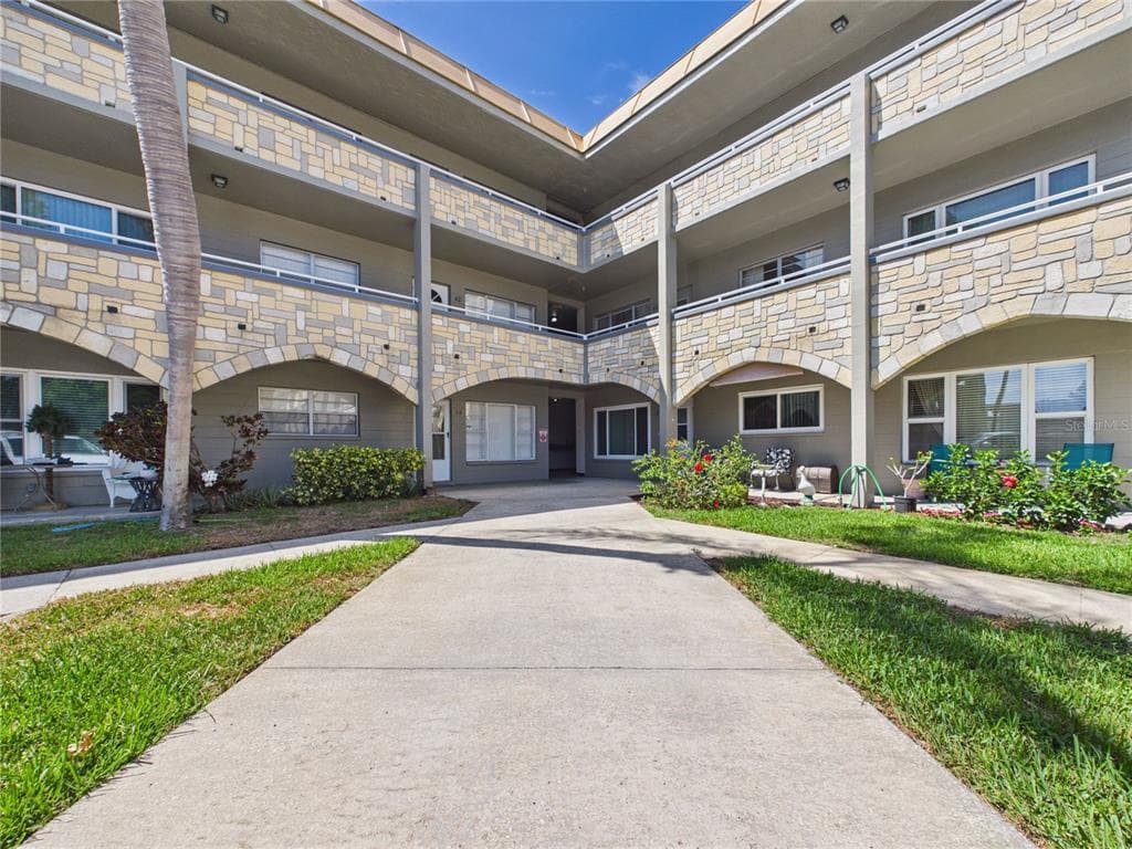 2462 BRAZILIA DRIVE UNIT 42 CLEARWATER, FL 33763
