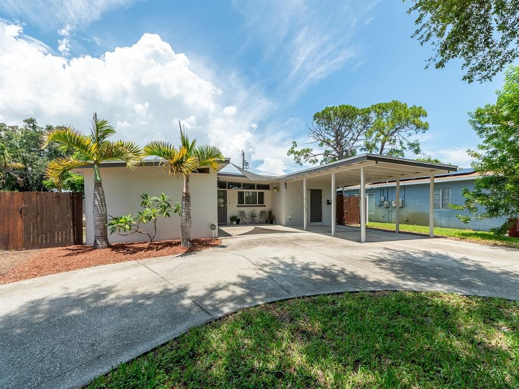 851 65TH AVENUE S ST PETERSBURG, FL 33705