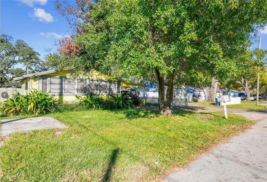 1915 W FERN STREET TAMPA, FL 33604