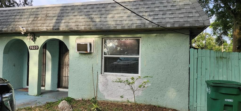 9809 N JASMINE AVENUE UNIT B TAMPA, FL 33612