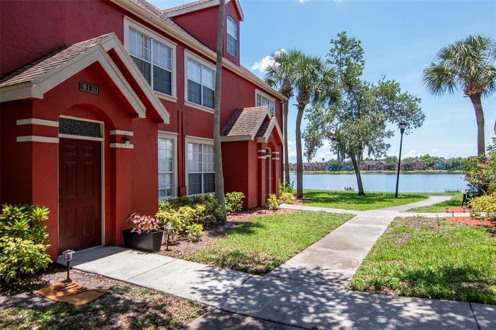 9130 LAKE CHASE ISLAND WAY UNIT 9130 TAMPA, FL 33626