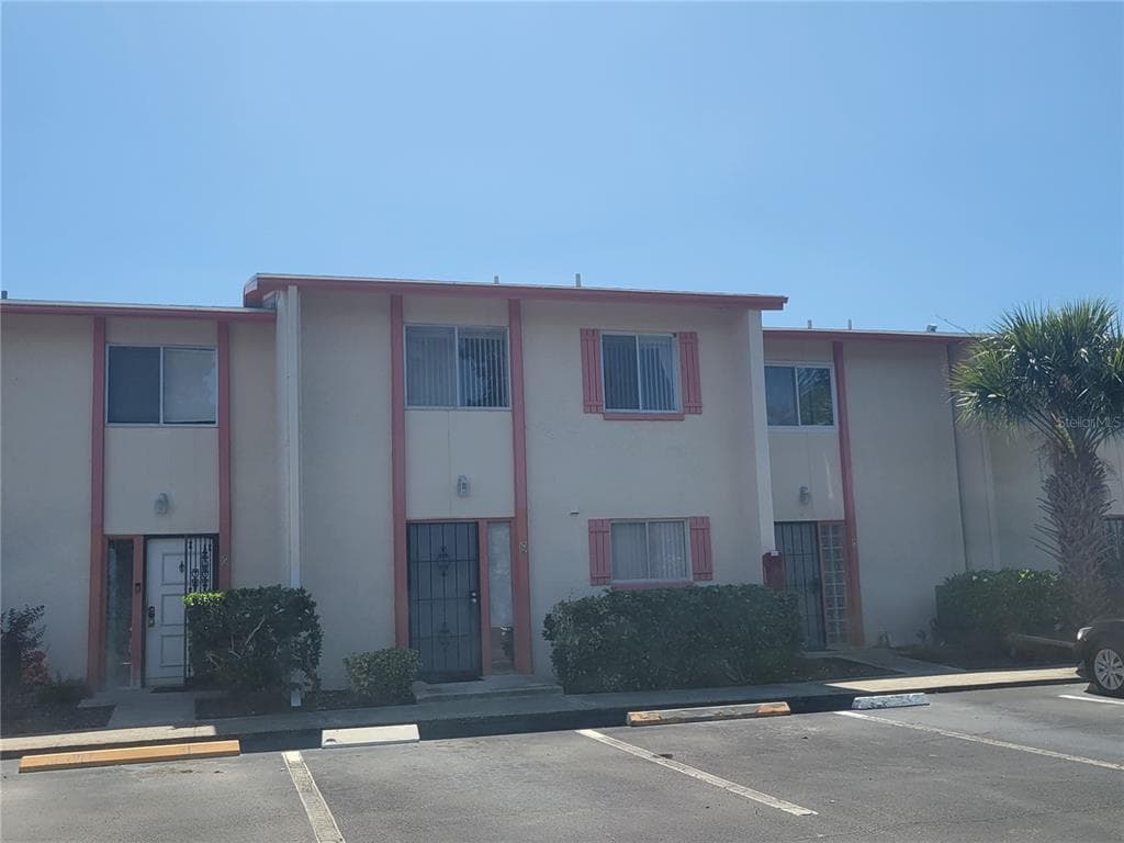 5832 16TH LANE S UNIT 6 ST PETERSBURG, FL 33712