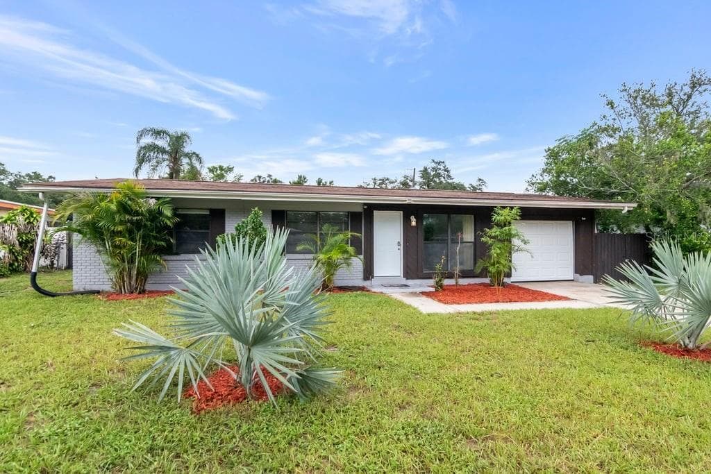 8709 N RENFREW PLACE TAMPA, FL 33604