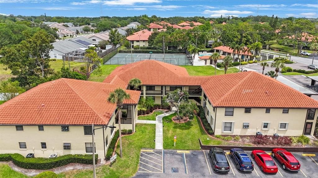 404 HAMMOCK PINE BOULEVARD UNIT 404 CLEARWATER, FL 33761
