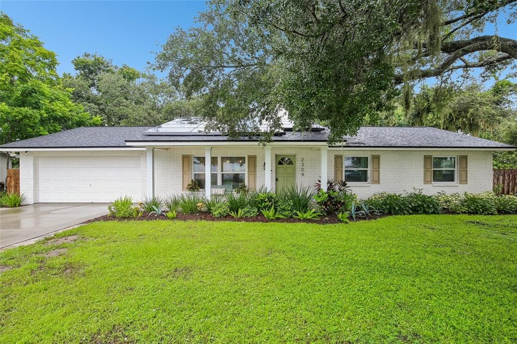 2304 MEDFORD LANE BRANDON, FL 33511
