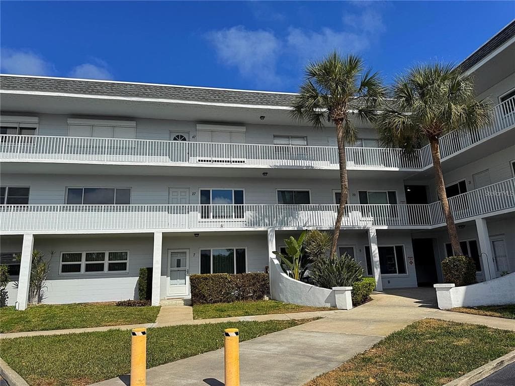 2001 WORLD PARKWAY BOULEVARD UNIT 7