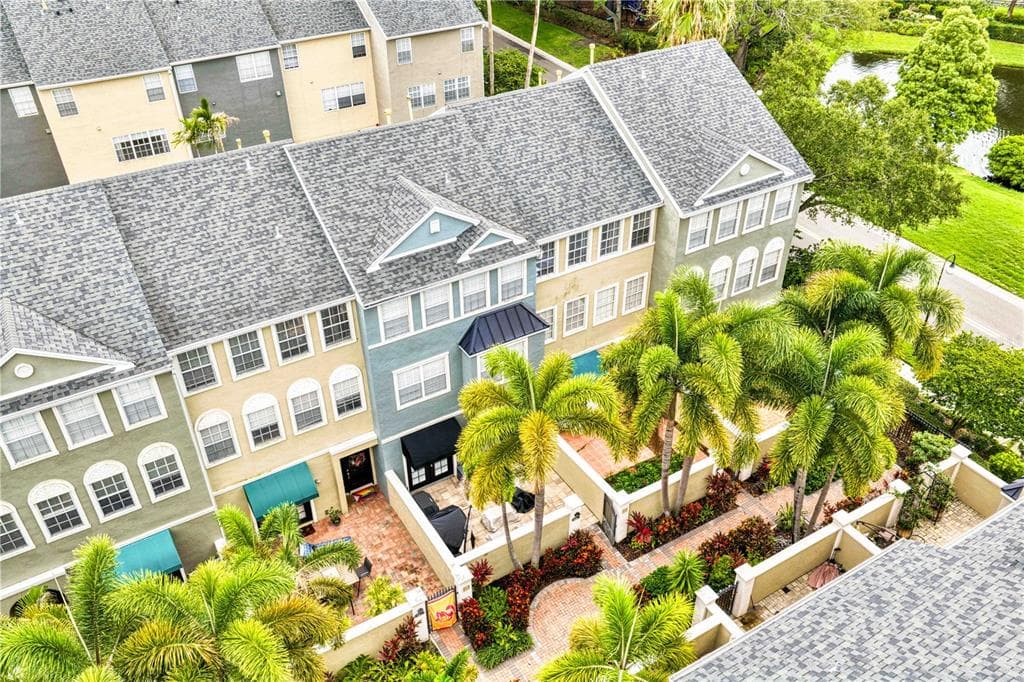 1425 HARBOUR WALK ROAD TAMPA, FL 33602