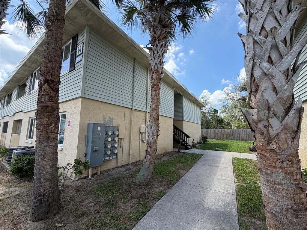 510 GOLDEN RAINTREE PLACE
