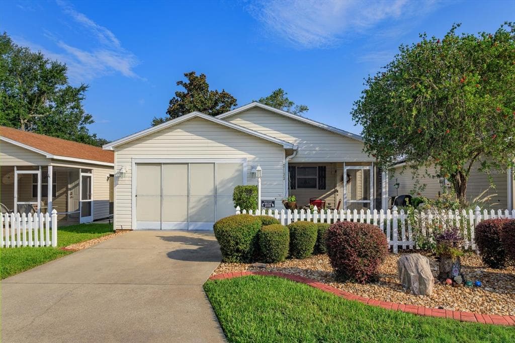 2133 ESCOBAR AVENUE THE VILLAGES, FL 32159