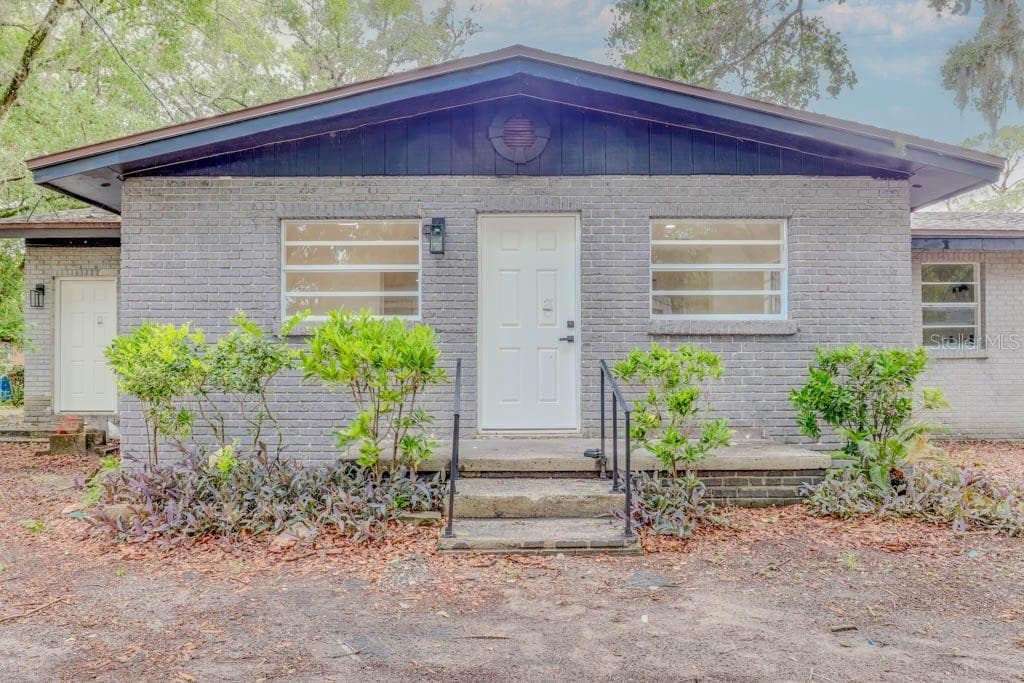 1255 PINE STREET ALTAMONTE SPRINGS, FL 32701