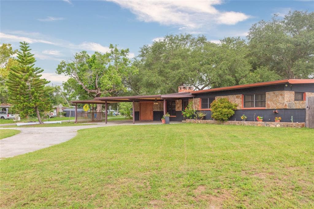 8813 FLAME VINE AVENUE SEMINOLE, FL 33777