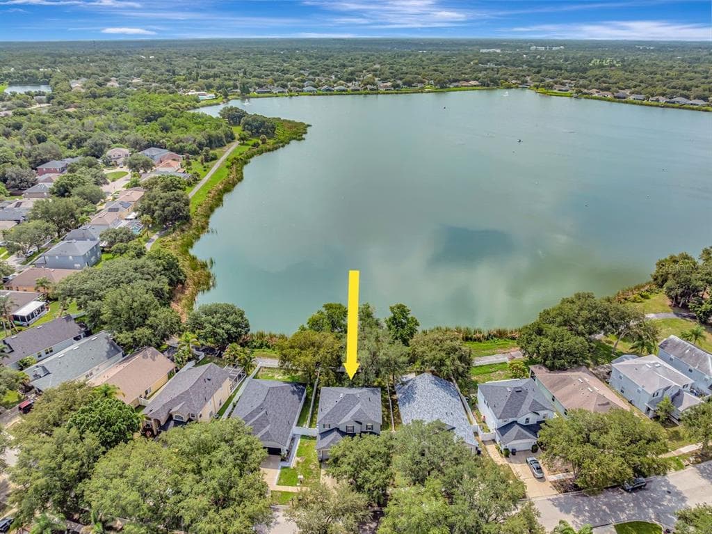 6818 WATERTON DRIVE RIVERVIEW, FL 33578
