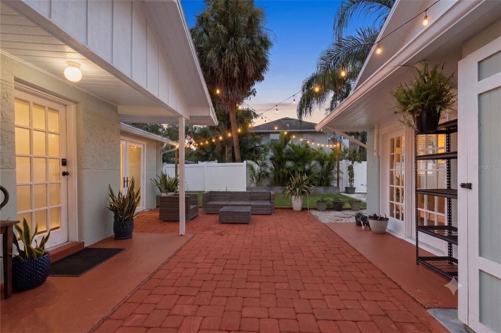 1906 W GRAY STREET TAMPA, FL 33606
