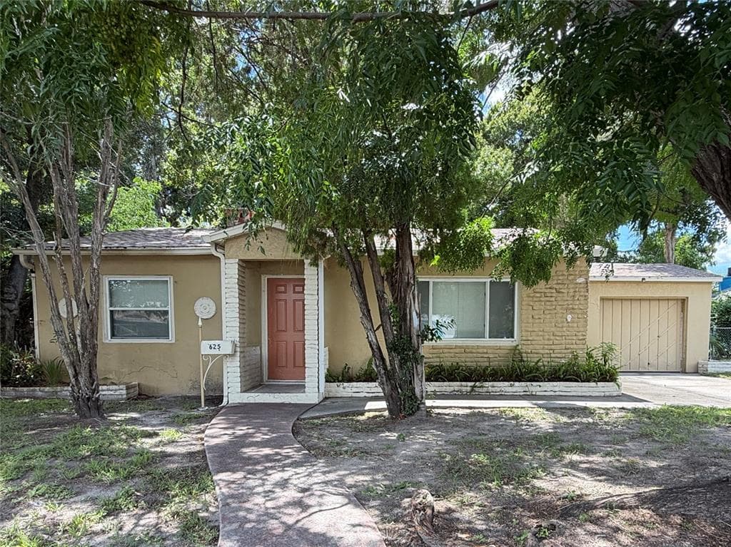625 KINGSTON STREET S ST PETERSBURG, FL 33711