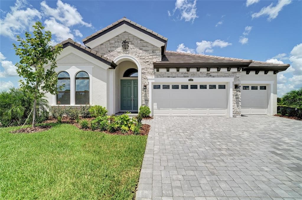 10183 LILAC MANOR TRACE SAN ANTONIO, FL 33576