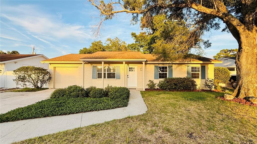 6409 ROSEWOOD DRIVE TAMPA, FL 33615