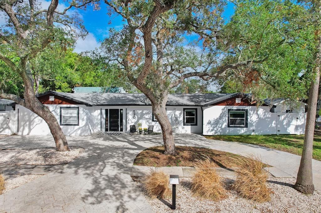 530 LOCKLIE STREET DUNEDIN, FL 34698