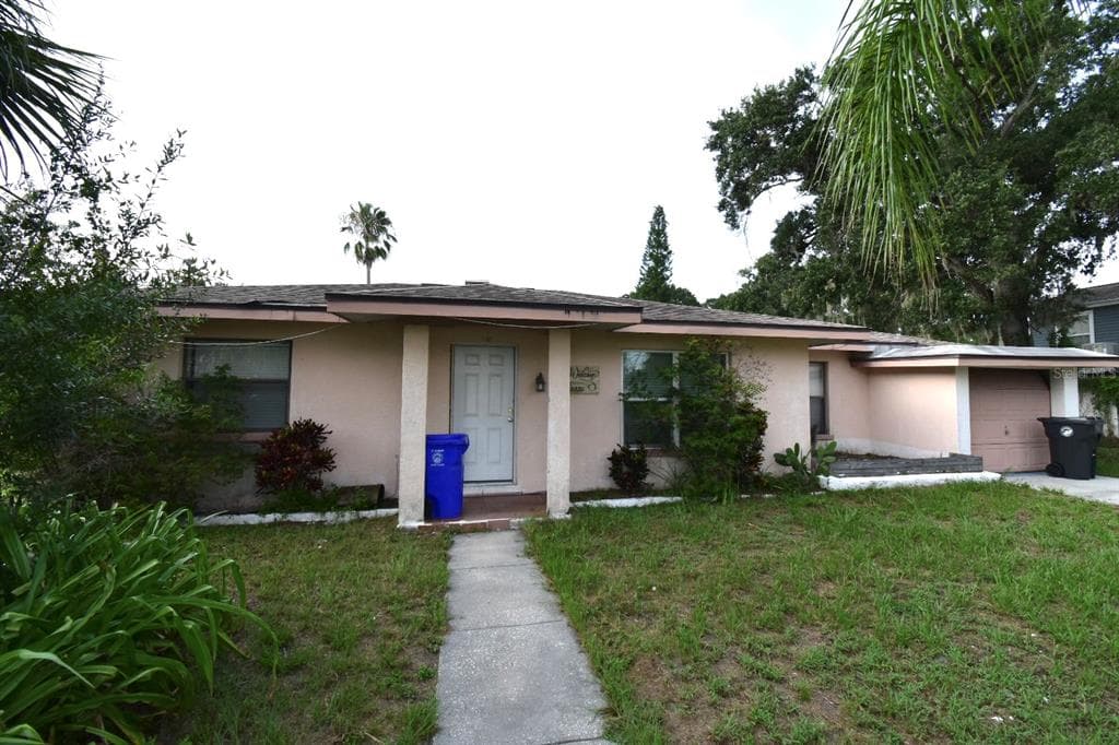 204 SHORE DRIVE W OLDSMAR, FL 34677