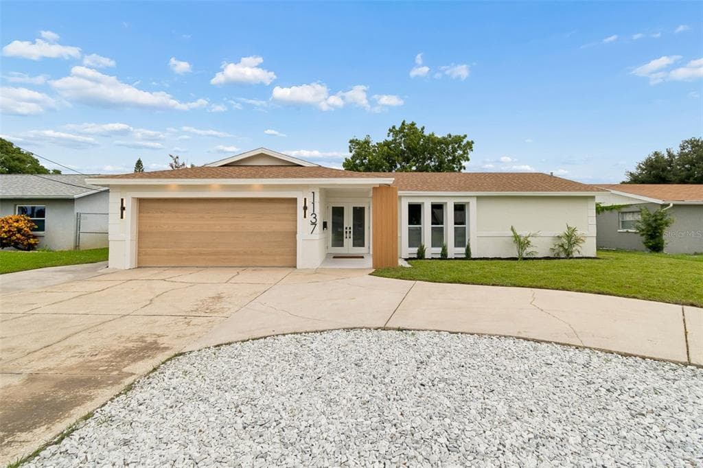 1137 54TH AVENUE S ST PETERSBURG, FL 33705