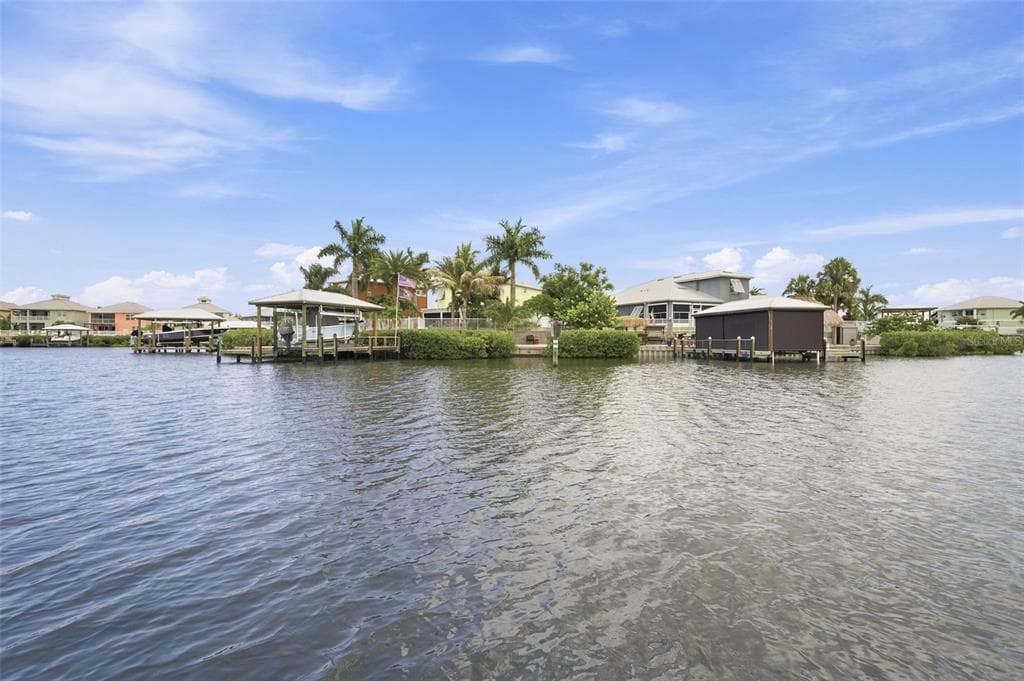 485 FLAMINGO DRIVE APOLLO BEACH, FL 33572