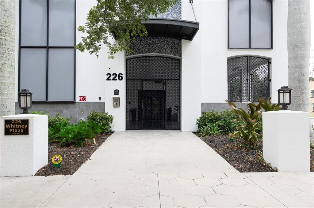 226 5TH AVENUE N UNIT M02 ST PETERSBURG, FL 33701