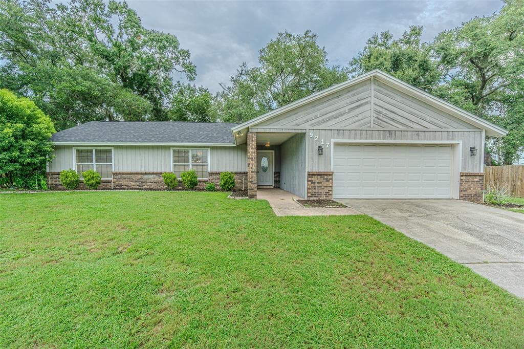 9217 KINGSRIDGE DRIVE TEMPLE TERRACE, FL 33637