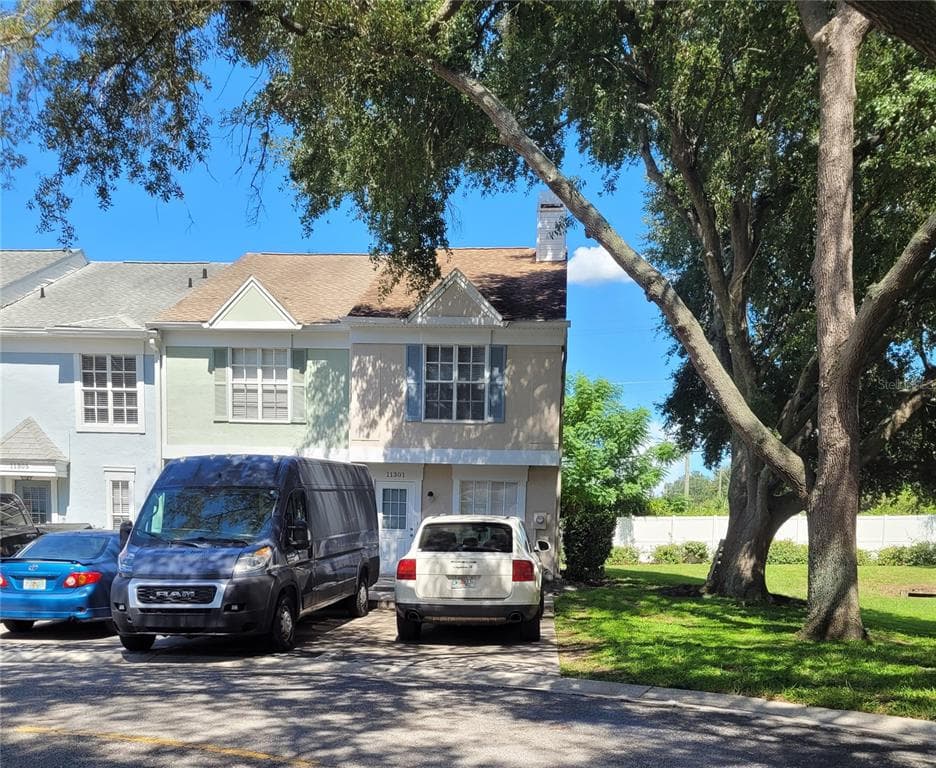 11301 GRANDVILLE DRIVE TEMPLE TERRACE, FL 33617