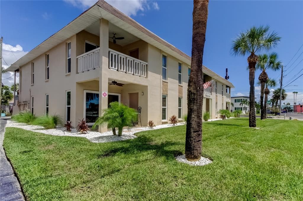 7003 SUNSET WAY UNIT 1 ST PETE BEACH, FL 33706