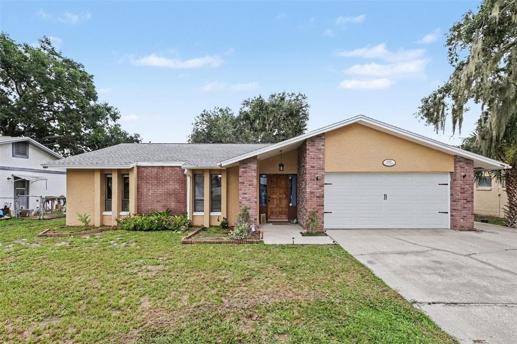 819 CROSSWINDS DRIVE BRANDON, FL 33511