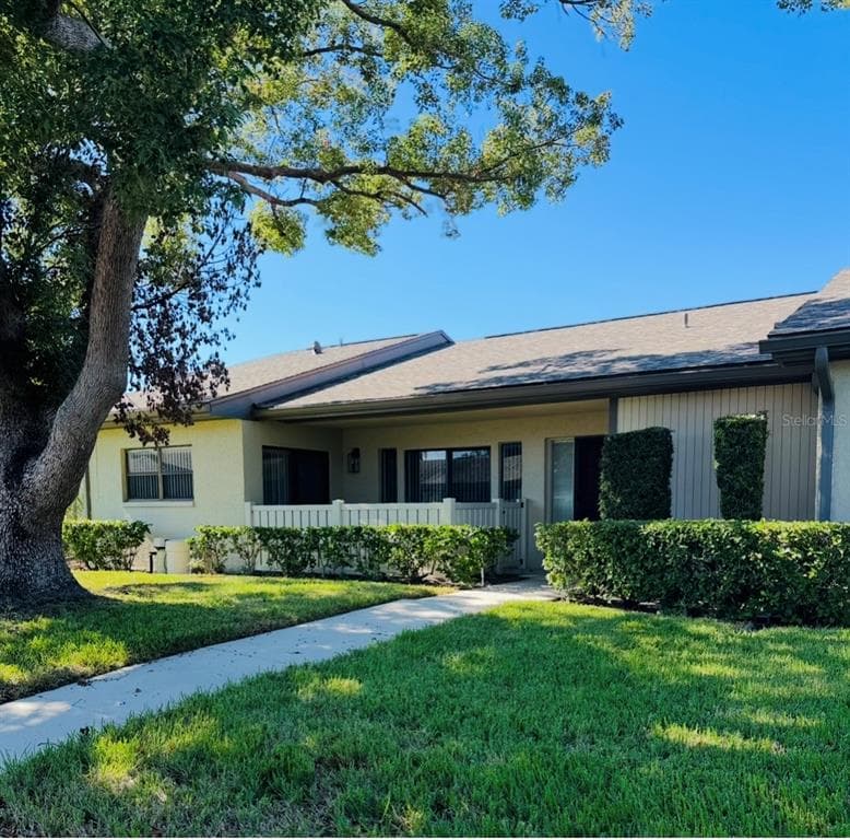 20 LAKE COURT OLDSMAR, FL 34677