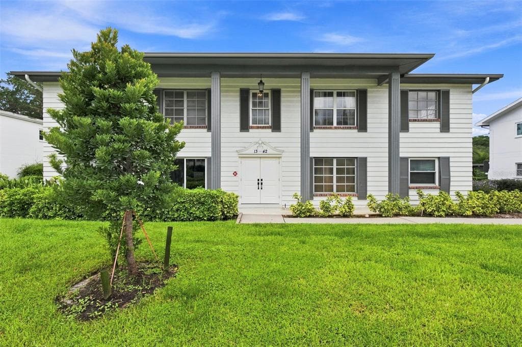 1342 SNELL ISLE BOULEVARD NE UNIT 4