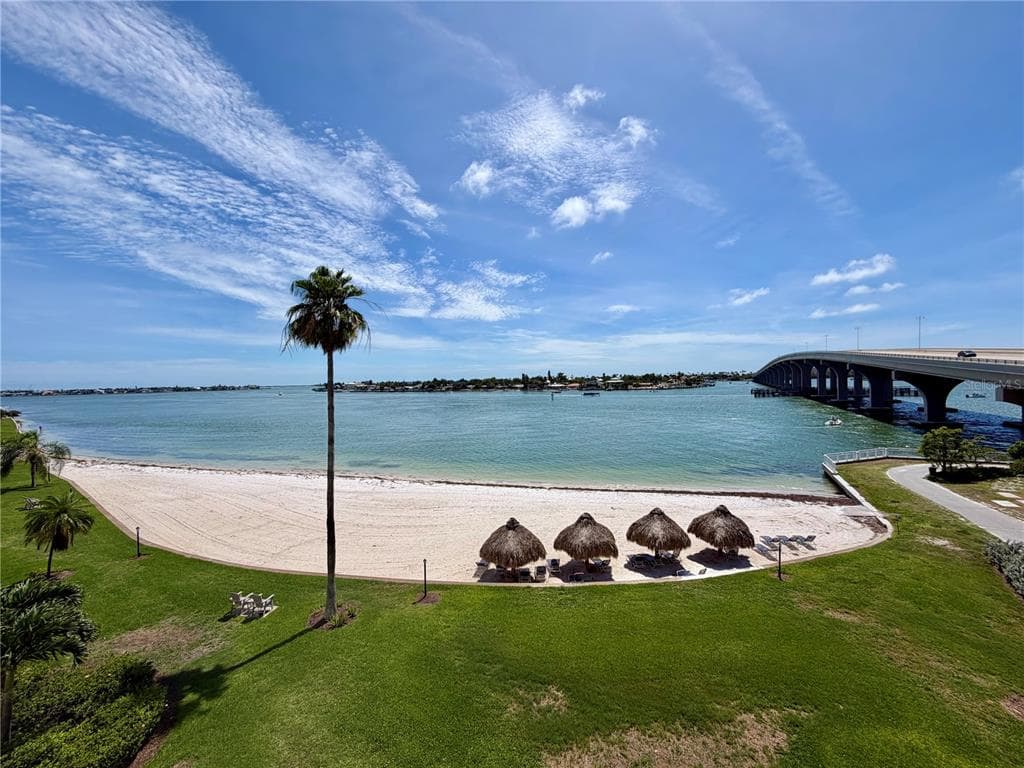 5701 BAHIA DEL MAR CIRCLE UNIT 407 ST PETERSBURG, FL 33715