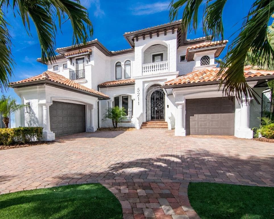 5211 W NEPTUNE WAY TAMPA, FL 33609