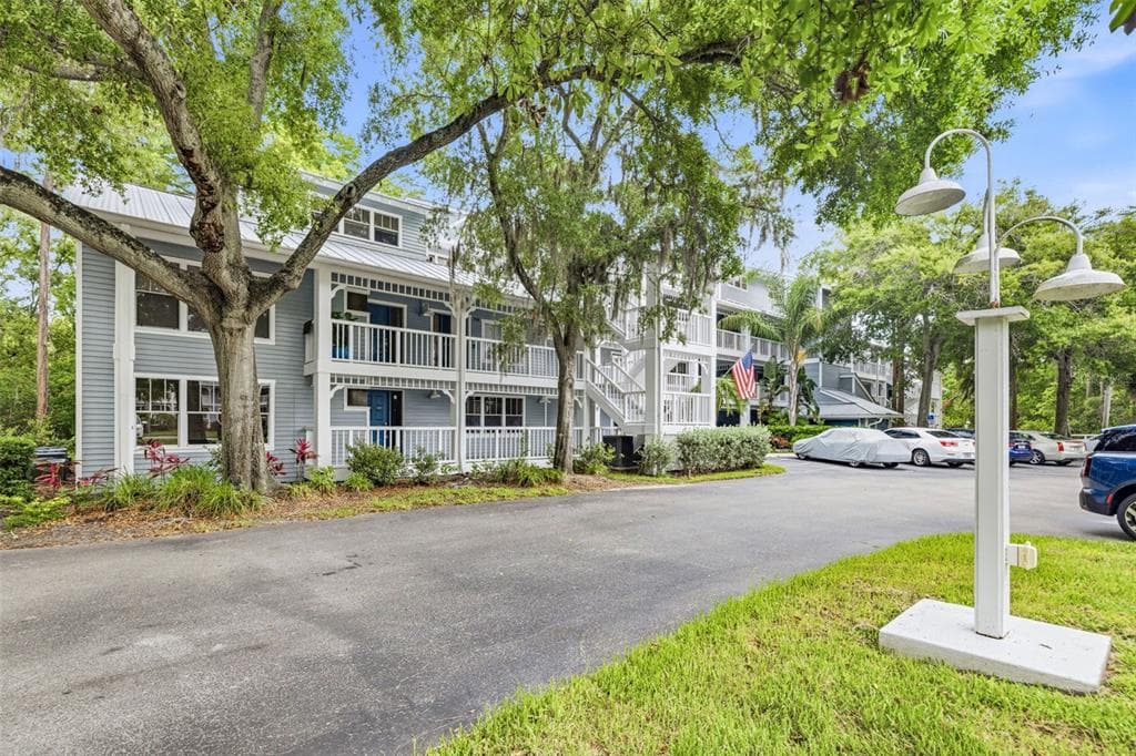 2533 DOLLY BAY DRIVE UNIT 105