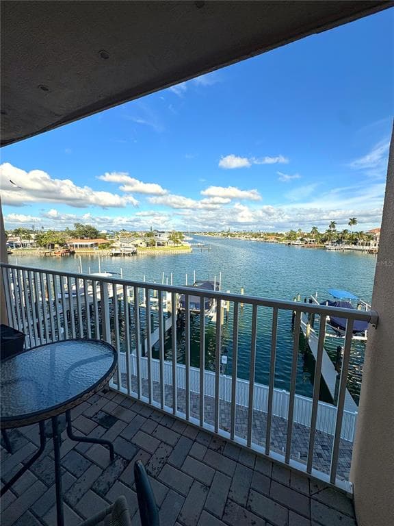 11605 3RD STREET E UNIT 306 TREASURE ISLAND, FL 33706