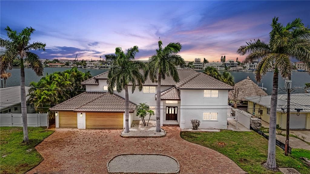 423 55TH AVENUE ST PETE BEACH, FL 33706