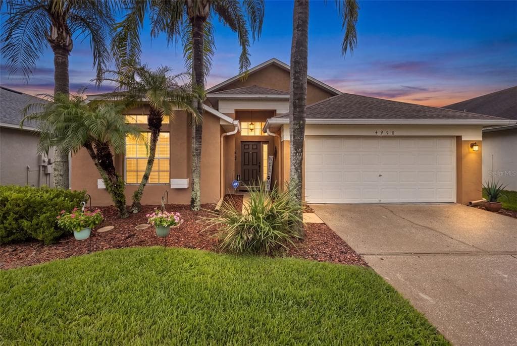 4940 HIDDEN HILLS LANE WESLEY CHAPEL, FL 33545