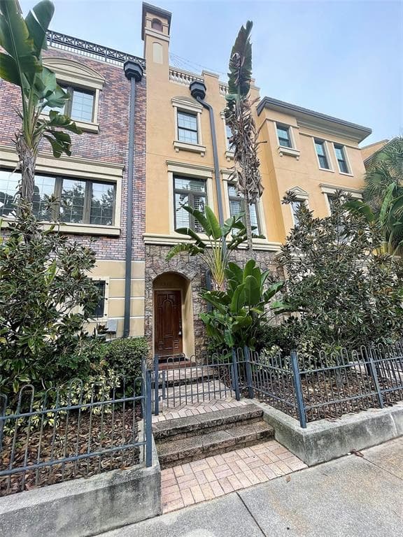 2218 SOHO BAY COURT UNIT 2218 TAMPA, FL 33606