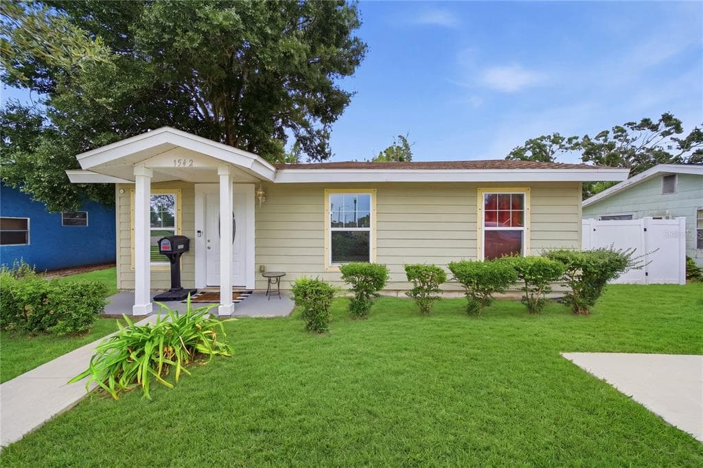 1542 28TH STREET S ST PETERSBURG, FL 33712