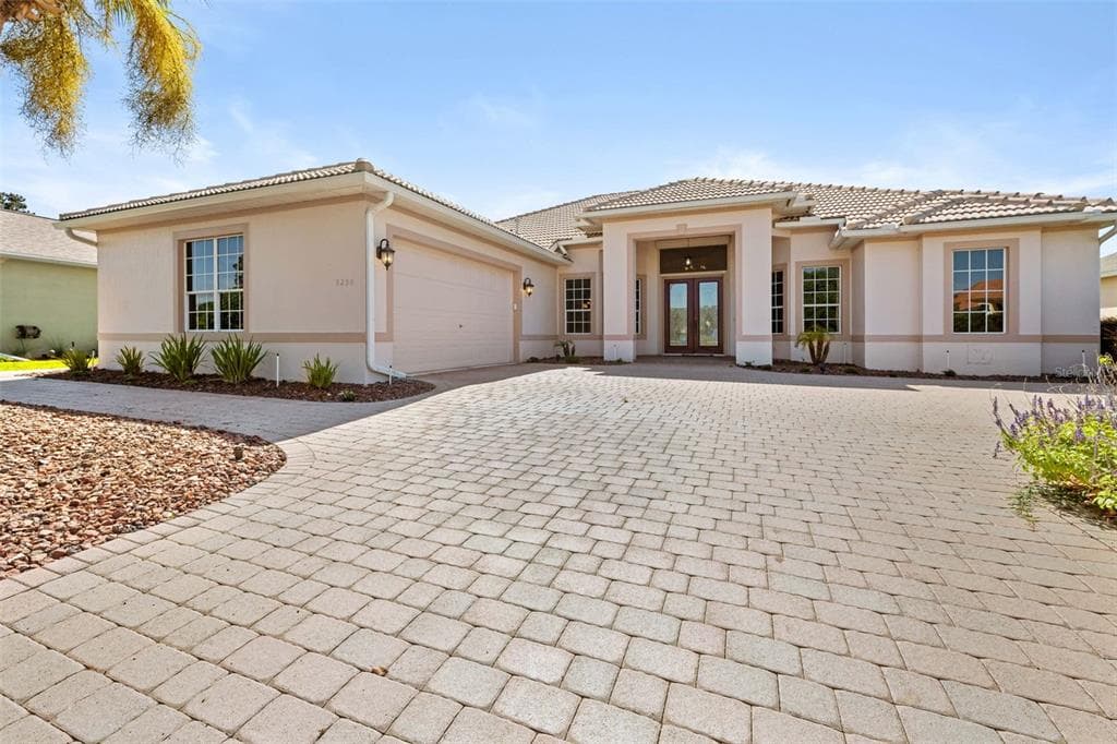 9250 MISSISSIPPI RUN WEEKI WACHEE, FL 34613